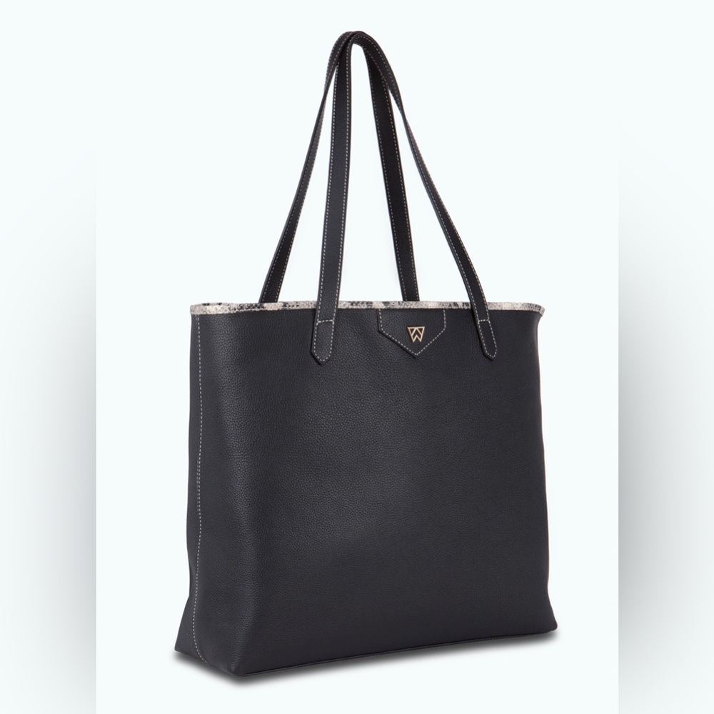 Kelly Wynne Essentials Black Leather Tote